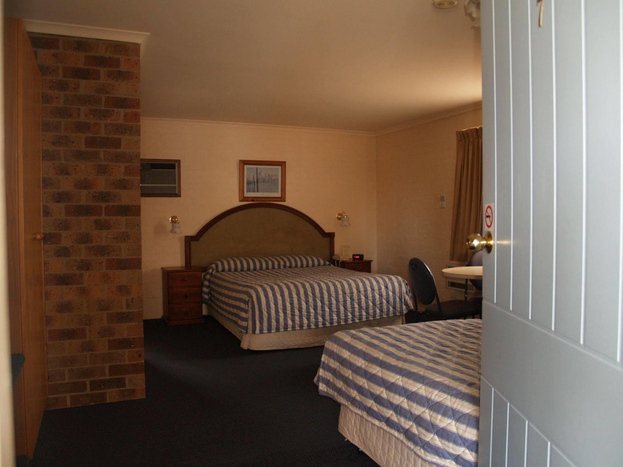Kinross Inn Cooma Exterior photo